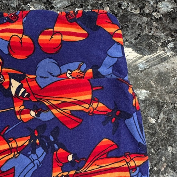 LuLaRoe Disney Collection Captain Hook Peter Pan Leggings Plus Size 1X TC T&C - Picture 3 of 9